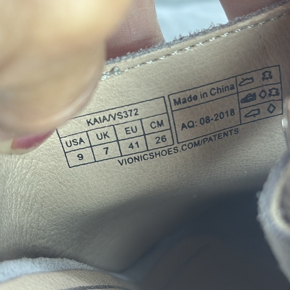 (E2) Vionic Perk Women's Kaia Light Grey Suede Peep Toe Platform Heel, Size 9 - Picture 12 of 15